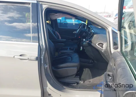 2025 Chrysler Pacifica Select from USA, damaged, VIN 2C4RC1BG8SR554149